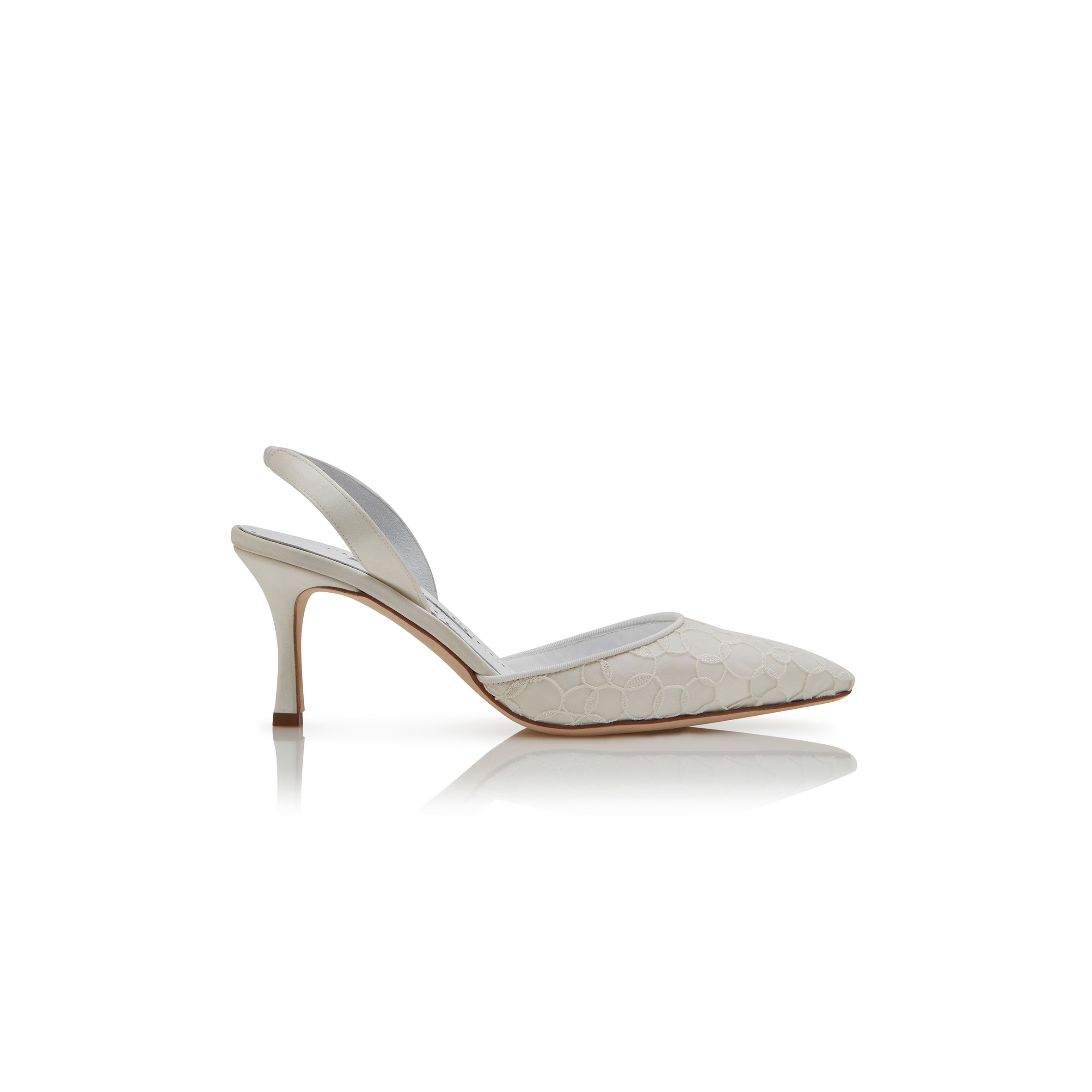 MANOLO BLAHNIK CAROLYNE 70 CREAM SATIN SLINGBACK PUMPS 324-2844-0011